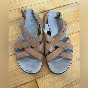 Merrell Bassoon Sandals Sz 8 tan leather